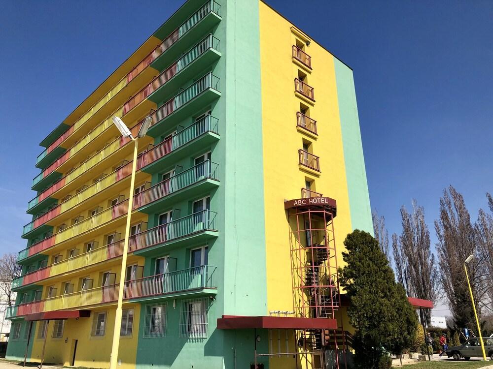 ABC Hotel Neutra Exterior foto